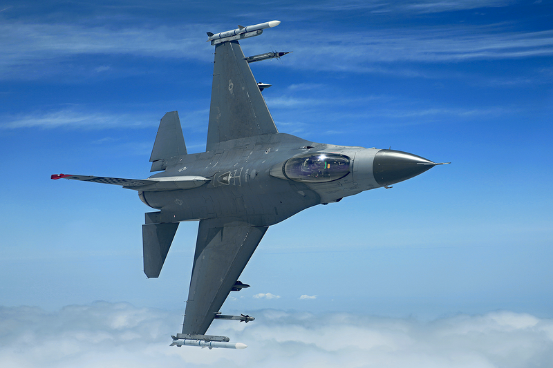 Illustration for article titled 75 Amazing Images Of U.S. Air Power In South Korea